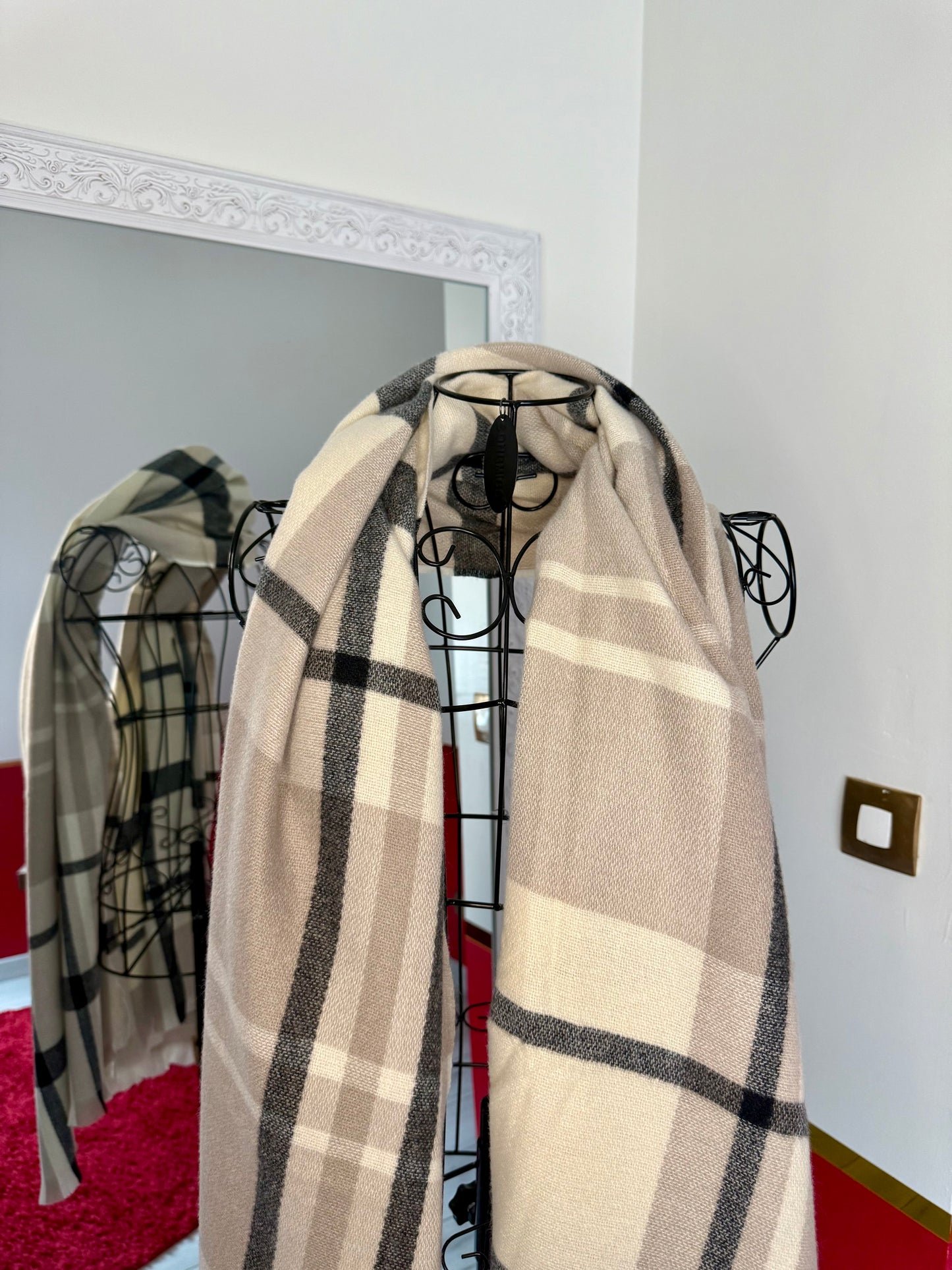 ÉCHARPE DOUCE À CARREAUX BEIGE - MaisonKLLY