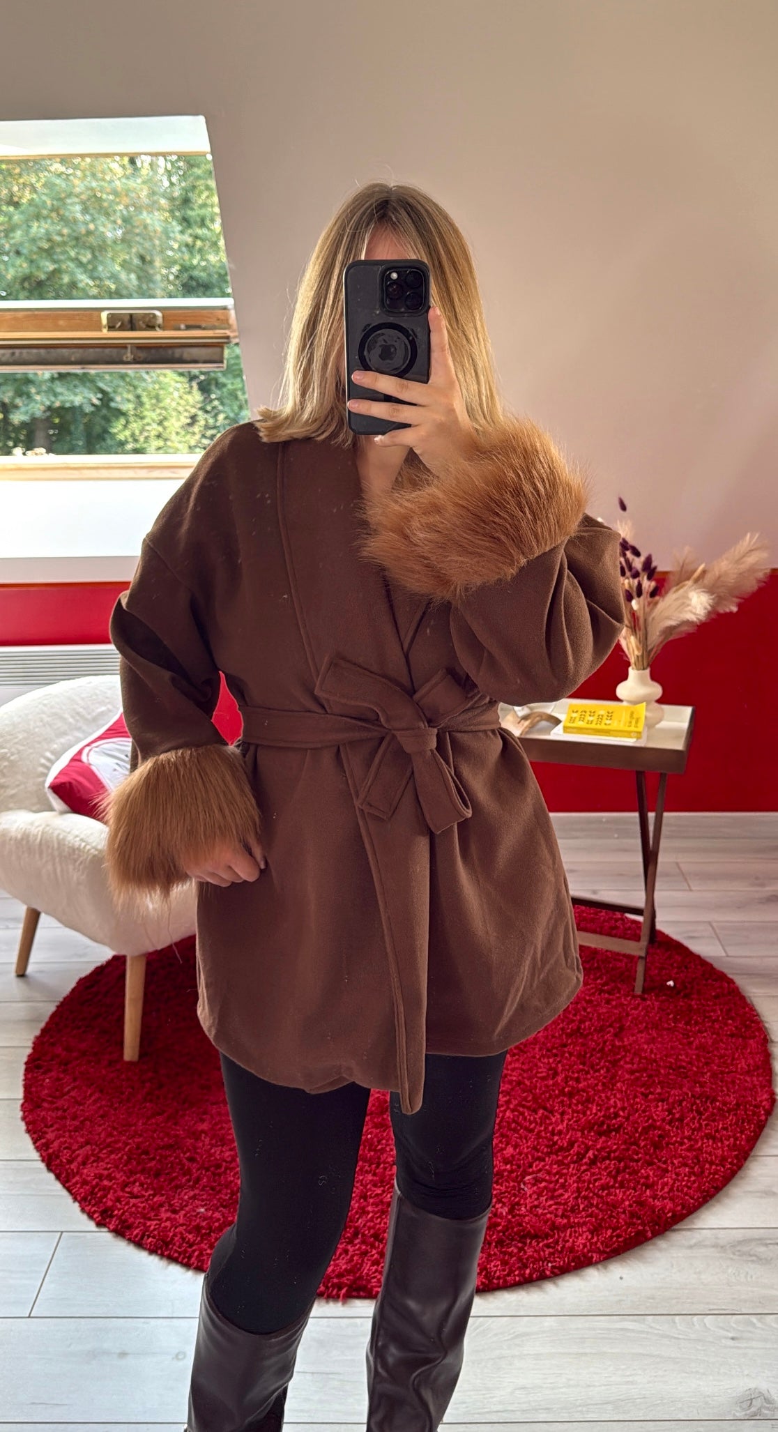 MANTEAU COURT MANCHE FOURRURE CHOCOLAT