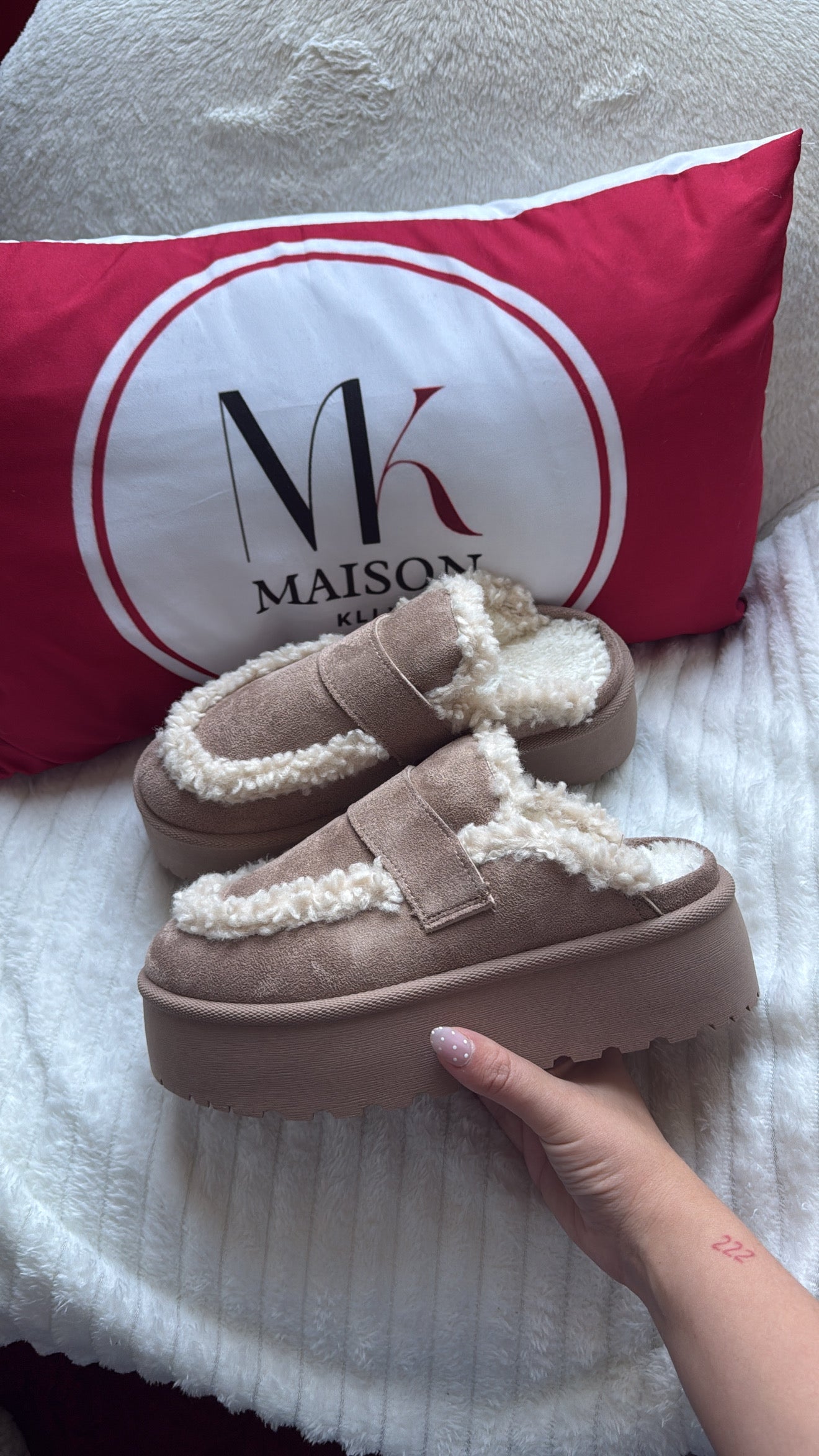 MULES FOURRÉES TAUPE