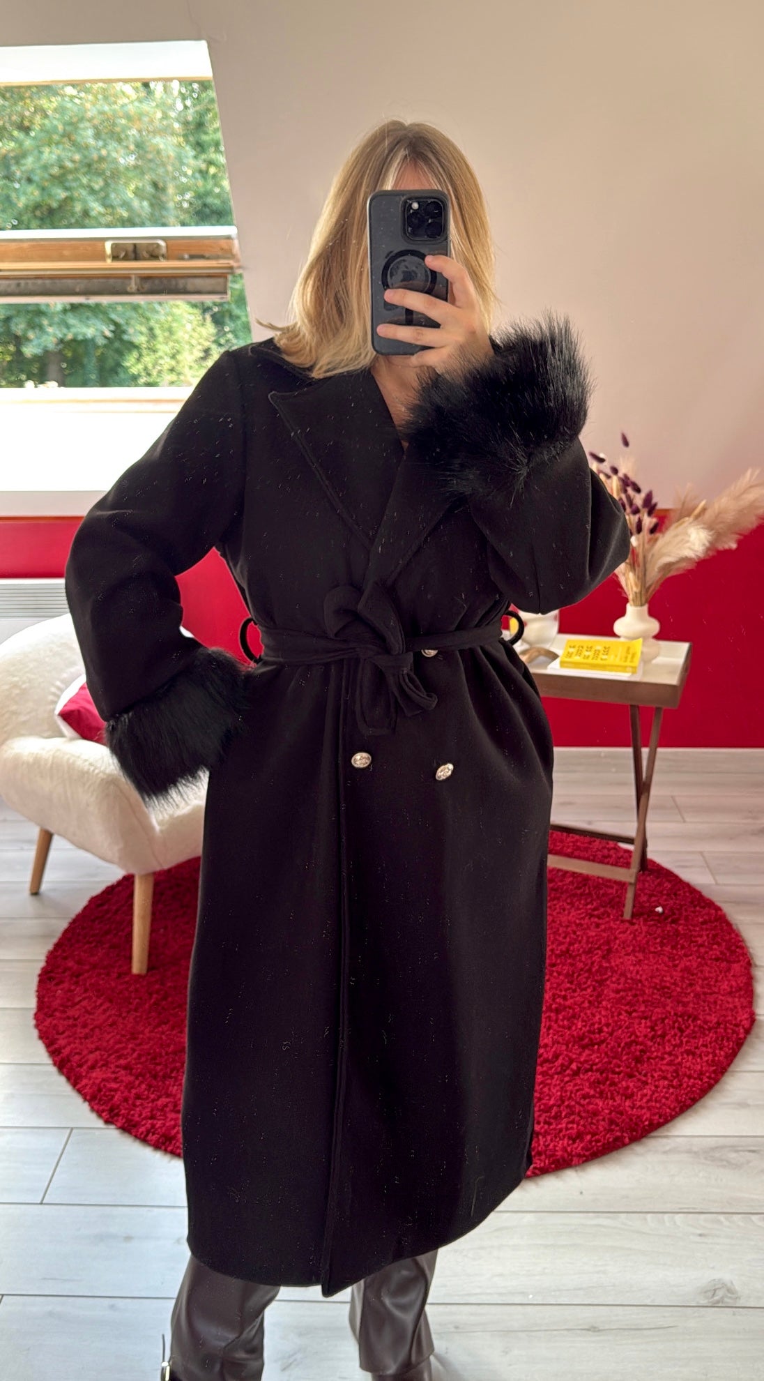MANTEAU LONG MANCHE FOURRURE NOIR