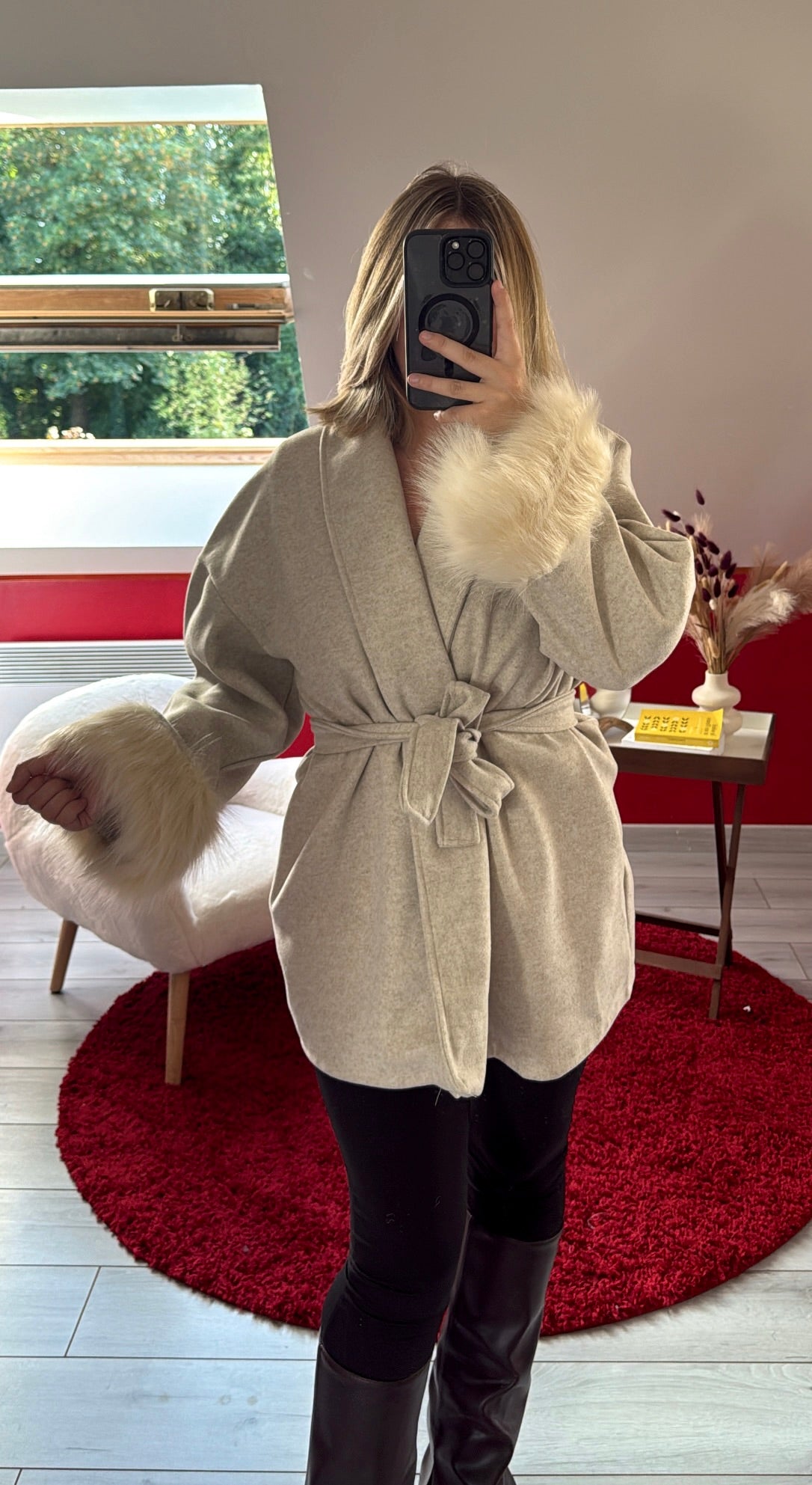 MANTEAU COURT MANCHE FOURRURE BEIGE