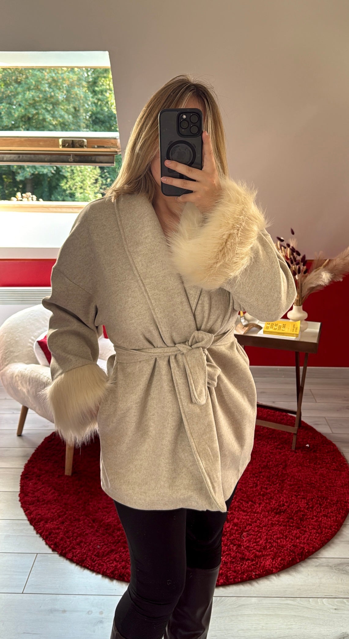MANTEAU COURT MANCHE FOURRURE BEIGE