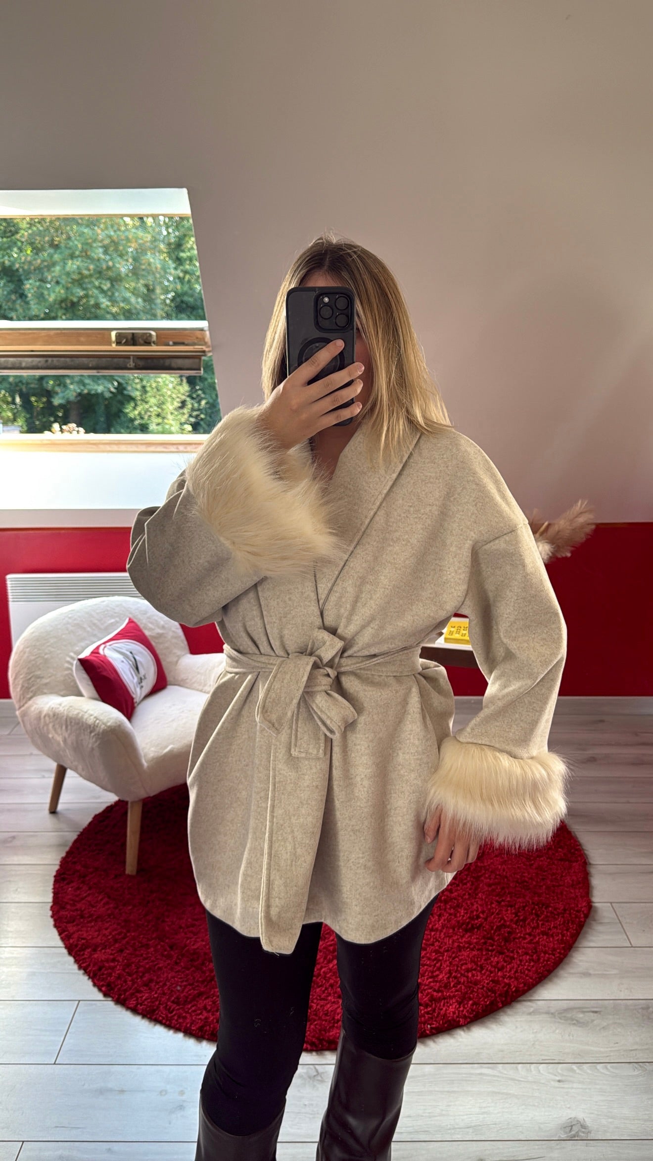 MANTEAU COURT MANCHE FOURRURE BEIGE