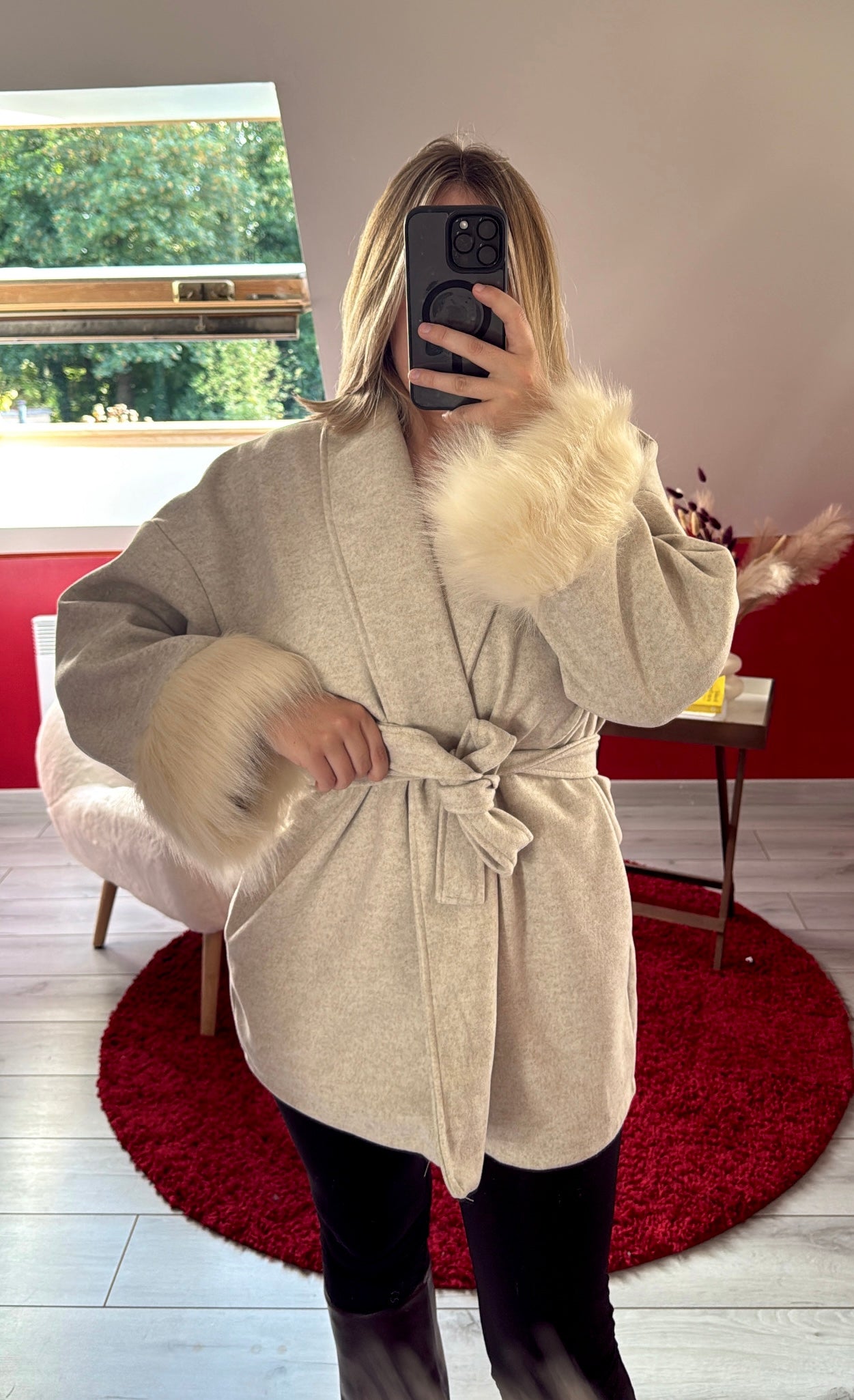 MANTEAU COURT MANCHE FOURRURE BEIGE