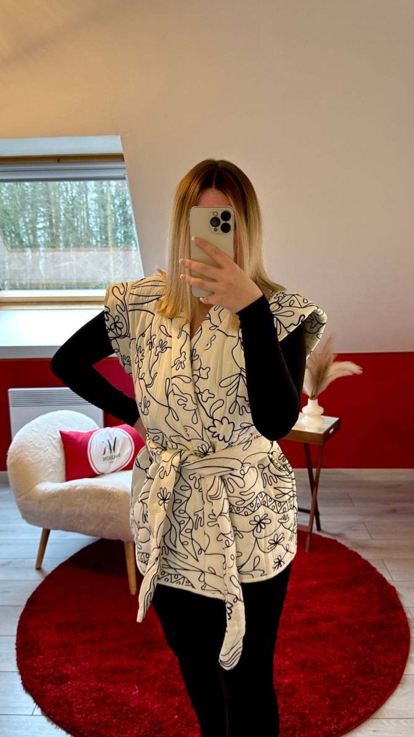 VESTE SANS MANCHE BRODÉ BLANC - MaisonKLLY