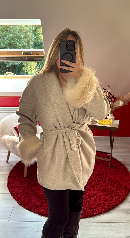 MANTEAU COURT MANCHE FOURRURE BEIGE