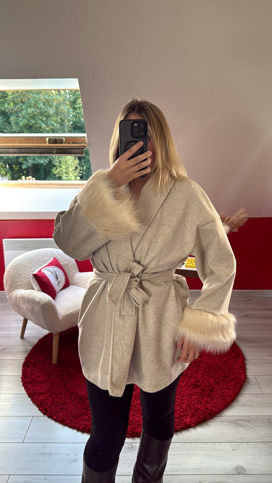 MANTEAU COURT MANCHE FOURRURE BEIGE
